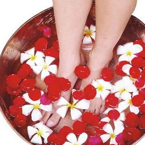 秘方大公開：你泡足浴可以放這些東西進去