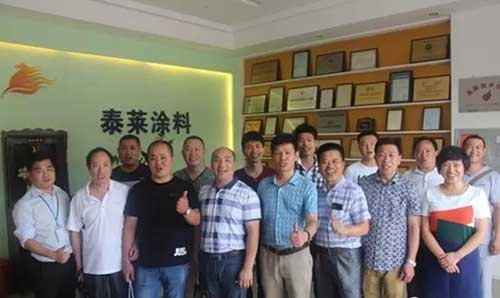 泰萊涂料集團(tuán)高管與精英經(jīng)銷商深入研討工匠精神 泰萊涂料集團(tuán)高管與精英經(jīng)銷商深入研討工匠精神