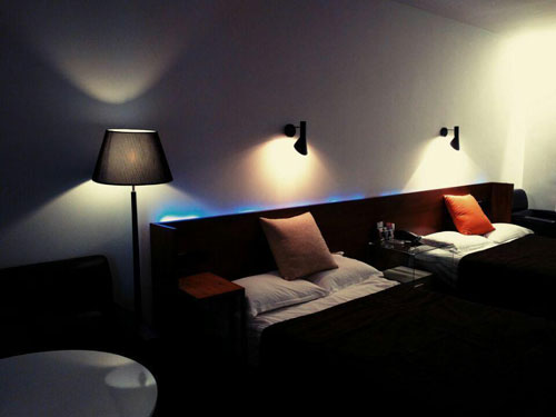 淺談中國(guó)著名燈飾企業(yè)做電商的三種模式 淺談中國(guó)著名燈飾企業(yè)做電商的三種模式