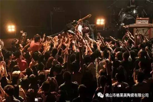 小眾音樂會-追夢人唱響青春 小眾音樂會-追夢人唱響青春