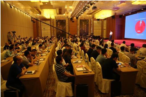 施米德舉行“科技創造愛”新品發布暨品牌戰略招商會 施米德舉行“科技創造愛”新品發布暨品牌戰略招商會