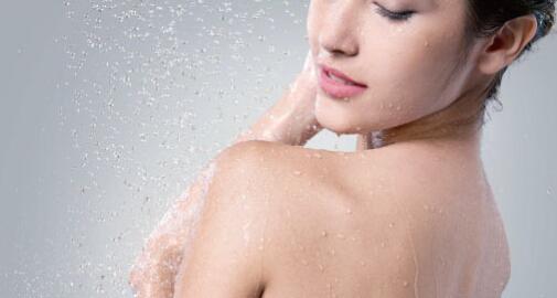 老少皆宜的林內(nèi)倚天系列燃氣熱水器