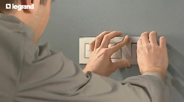 外國電工如何家裝之開關插座并排安裝過程 外國電工如何家裝之開關插座并排安裝過程