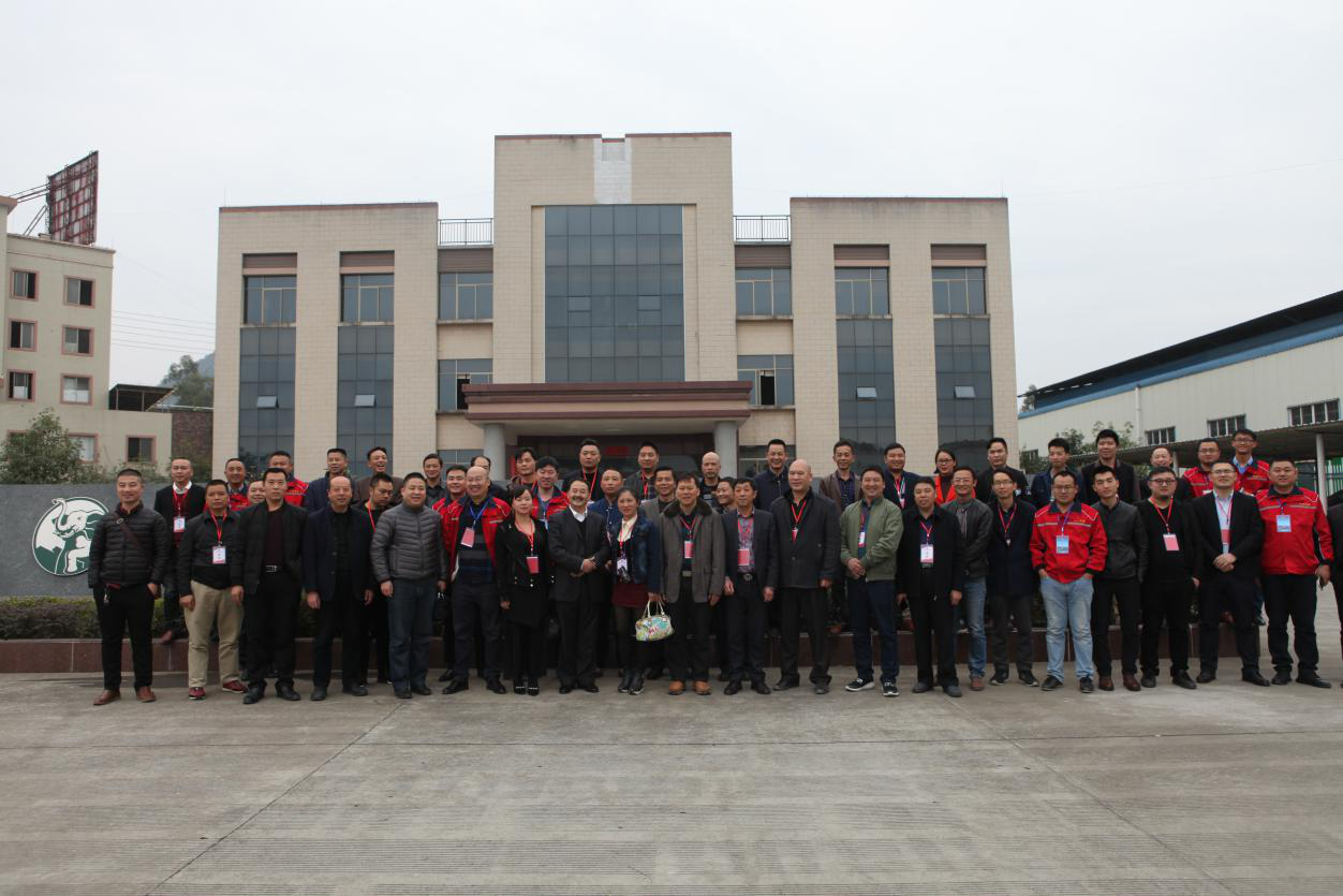 生態板品牌日記|壯象香杉標桿引行業代表參觀學習