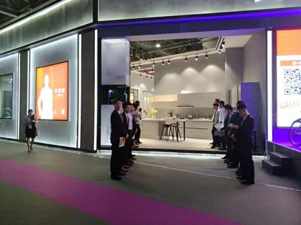 品牌大事|晾媽智能晾衣架亮相家具展,黑科技燃動廣州 品牌大事|晾媽智能晾衣架亮相家具展,黑科技燃動廣州