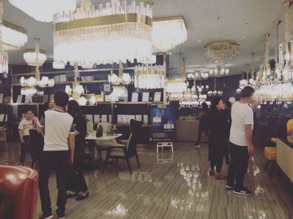 品牌人物|藍色星空代應坤解析輕奢燈飾真諦