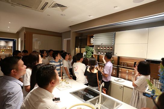 品牌大事|中大時(shí)代華商工商管理MBA69班赴科凡交流學(xué)習(xí) 品牌大事|中大時(shí)代華商工商管理MBA69班赴科凡交流學(xué)習(xí)