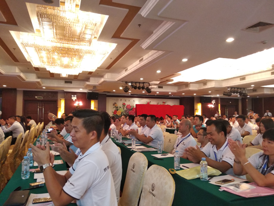 抓住新機遇 再創(chuàng)新輝煌 明珠創(chuàng)展備戰(zhàn)新市場 抓住新機遇 再創(chuàng)新輝煌 明珠創(chuàng)展備戰(zhàn)新市場