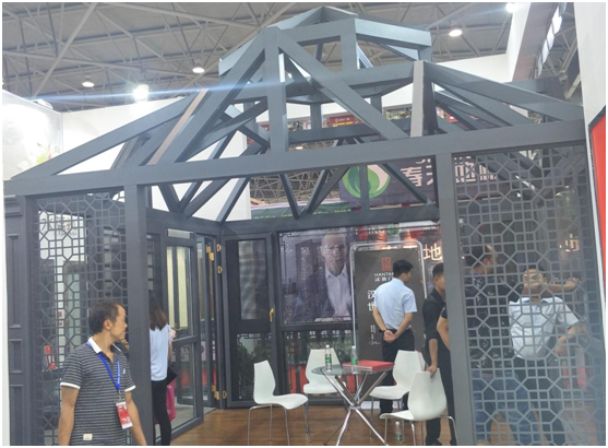 貴陽建博會上展風采，漢唐門窗名揚四海