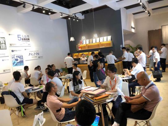 品牌大事| 2018建博會莫干山全屋定制閃耀廣州,明年再見! 品牌大事| 2018建博會莫干山全屋定制閃耀廣州,明年再見!