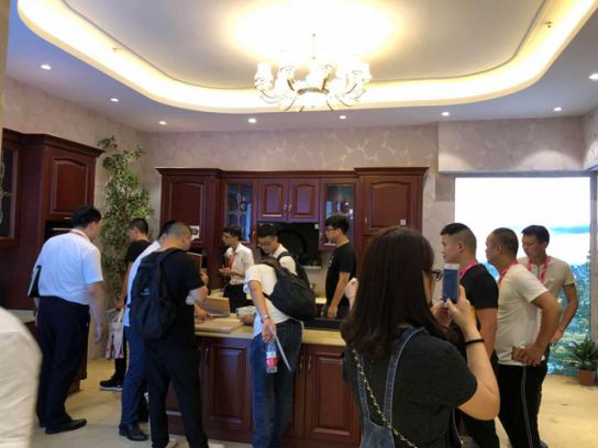 品牌大事| 2018建博會莫干山全屋定制閃耀廣州,明年再見! 品牌大事| 2018建博會莫干山全屋定制閃耀廣州,明年再見!