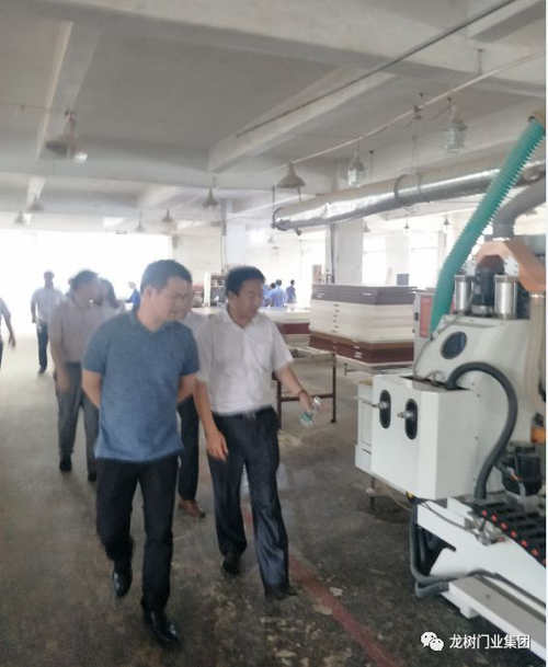 品牌日記|佛山中交房地產(chǎn)開發(fā)公司領導蒞臨龍樹門業(yè)考察 品牌日記|佛山中交房地產(chǎn)開發(fā)公司領導蒞臨龍樹門業(yè)考察