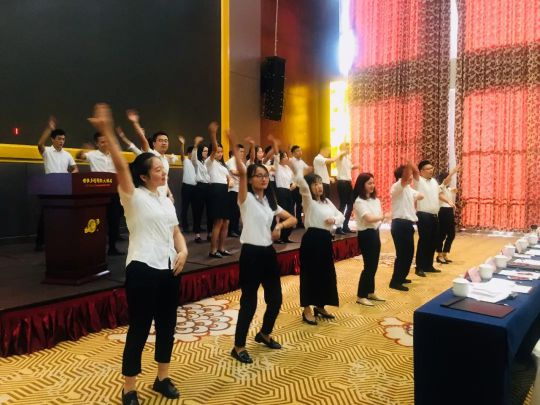 火星人集成灶銷售部9月績溪會議:我們是最棒的團(tuán)隊! 火星人集成灶銷售部9月績溪會議:我們是最棒的團(tuán)隊!