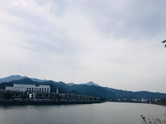 火星人集成灶銷售部9月績溪會議:我們是最棒的團(tuán)隊! 火星人集成灶銷售部9月績溪會議:我們是最棒的團(tuán)隊!