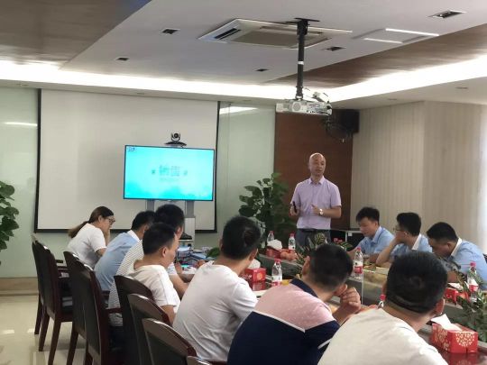 君子蘭集團(tuán)上海公司 2018年第二季度技術(shù)服務(wù)培訓(xùn)會議舉行 君子蘭集團(tuán)上海公司 2018年第二季度技術(shù)服務(wù)培訓(xùn)會議舉行