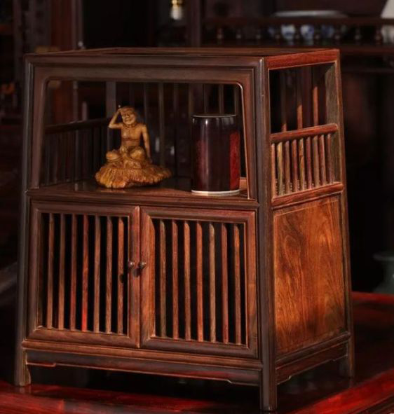 大紅酸枝雙層直欞文玩收納小架格 大紅酸枝雙層直欞文玩收納小架格