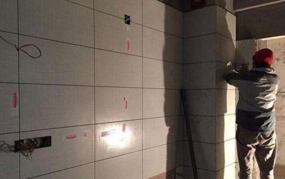 為什么用了瓷磚背膠還要用粘結砂漿？怎么粘貼？