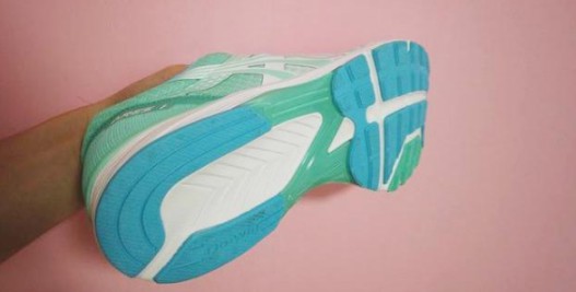 兼具實力和顏值的三款高性價比跑鞋，你最喜歡哪一款？