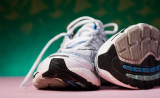 想要跑鞋穿久一點，就要懂得對跑鞋進行保養