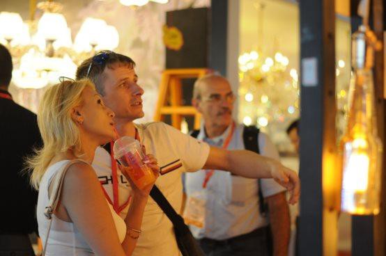 優(yōu)質(zhì)燈飾貨源中國造 古鎮(zhèn)燈博會(huì)10月開幕