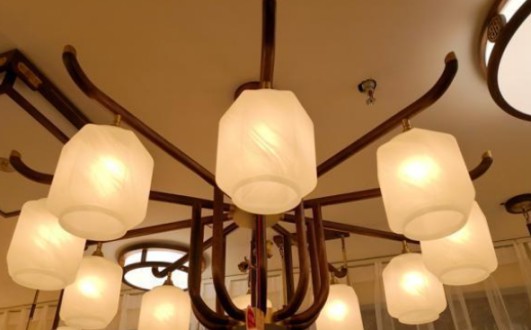 走訪華中最大燈飾市場漢來廣場，探尋新中式燈飾身影