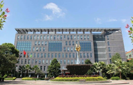 曼科“詩朗”系列新品即將上線，業界對這個老電工品牌充滿期待