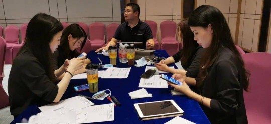 華藝廣場攜手六大原創(chuàng)燈飾品牌創(chuàng)始人嗨爆直播間！