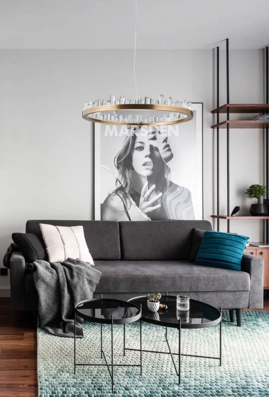 客廳主燈應(yīng)該如何挑選， 是吸頂燈，吊燈，還是？