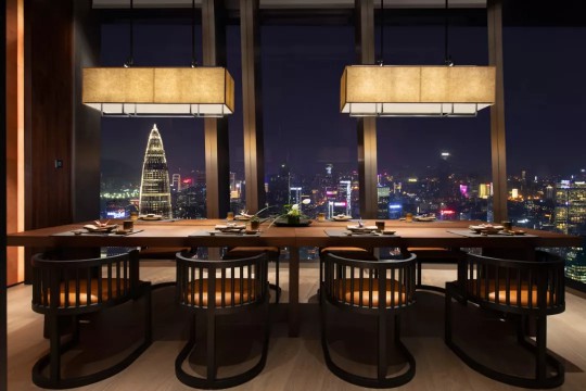 工程案例|寶輝燈飾助力萊佛士酒店打造奢華傳奇！