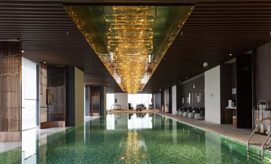 工程案例|寶輝燈飾助力萊佛士酒店打造奢華傳奇！