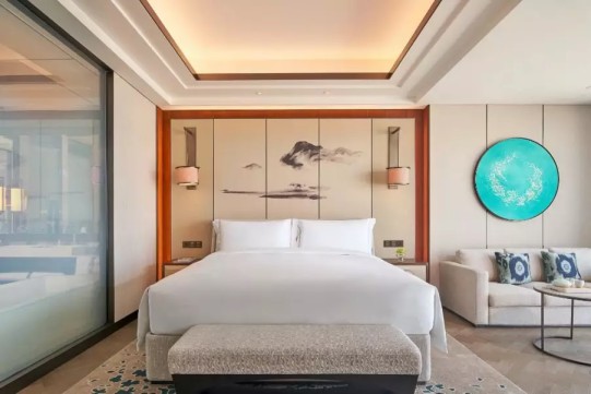 工程案例|寶輝燈飾助力萊佛士酒店打造奢華傳奇！