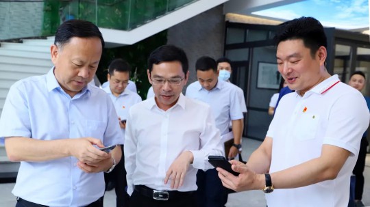 熱烈歡迎佛山市趙海副市長一行蒞臨億合門窗調研指導 熱烈歡迎佛山市趙海副市長一行蒞臨億合門窗調研指導