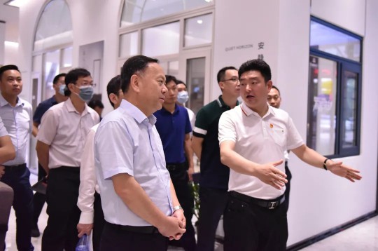 熱烈歡迎佛山市趙海副市長一行蒞臨億合門窗調研指導 熱烈歡迎佛山市趙海副市長一行蒞臨億合門窗調研指導