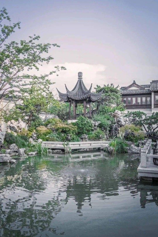 山水為丹青，門窗為鏡頭！三宅門窗為中式建筑添彩… 