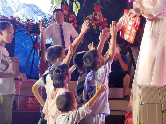 威爾斯陶瓷云南瀘西和彌勒兩大旗艦店盛大開業！