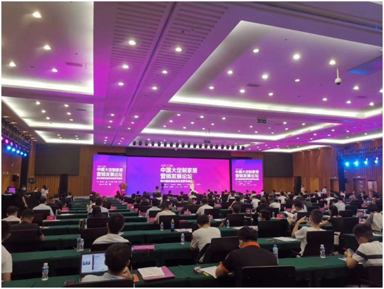 直擊建博會 品愛榮獲“全屋定制服務(wù)十佳品牌”稱號 直擊建博會 品愛榮獲“全屋定制服務(wù)十佳品牌”稱號