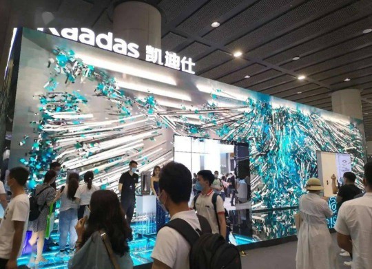 建博會上各大智能家居品牌產品奪目,經銷商打開下半年市場可參考 建博會上各大智能家居品牌產品奪目,經銷商打開下半年市場可參考