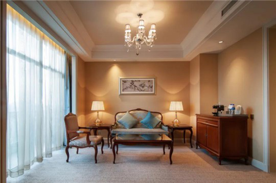 博森特彩窗致力于打造“顏值+實力”產(chǎn)品，符合人們現(xiàn)代審美需求