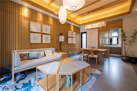 博森特彩窗致力于打造“顏值+實力”產(chǎn)品，符合人們現(xiàn)代審美需求