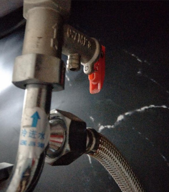 熱水器爆炸的警示，細節到每一口螺絲都要注意