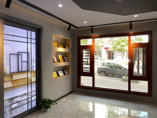 紅橡樹門窗回訪團隊繼續(xù)踏上征程,走訪撫州黎川和南昌進賢專賣店 紅橡樹門窗回訪團隊繼續(xù)踏上征程,走訪撫州黎川和南昌進賢專賣店