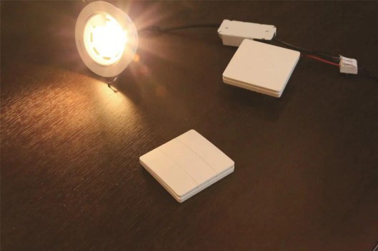 產(chǎn)品測評|鴻雁無源無線隨意貼開關，隨心智能控制