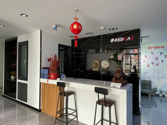 紅橡樹門窗高管團隊對泗陽專賣店進行回訪 紅橡樹門窗高管團隊對泗陽專賣店進行回訪