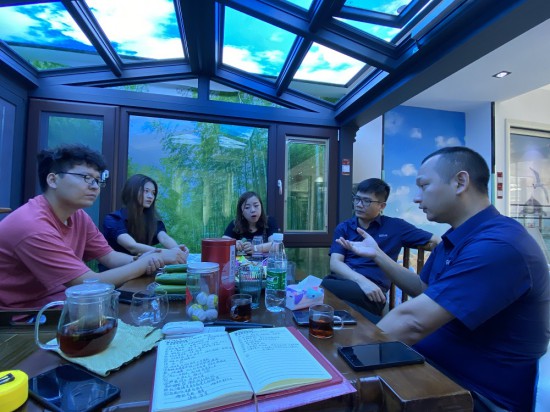 紅橡樹門窗高管團隊對泗陽專賣店進行回訪 紅橡樹門窗高管團隊對泗陽專賣店進行回訪