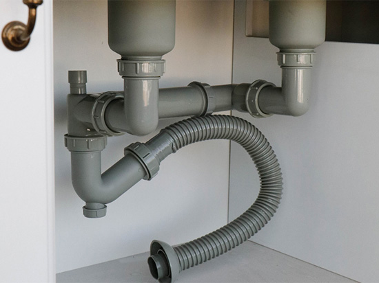 水槽下水管到底在什么位置？細節中的細節