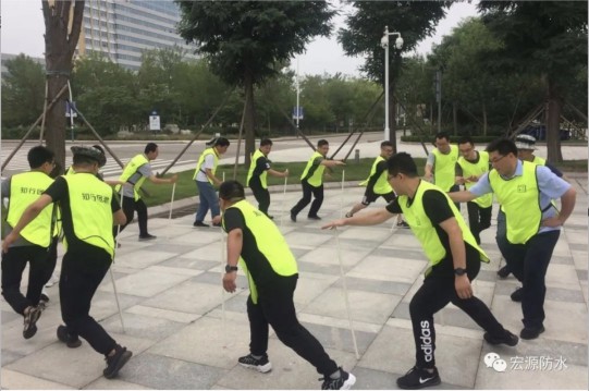 宏源防水生產制造中心組織開展別開生面的拓展訓練 宏源防水生產制造中心組織開展別開生面的拓展訓練