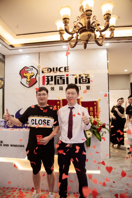 《聚焦伊盾榜樣》第二期——伊盾門窗南充杜總:選擇重于努力